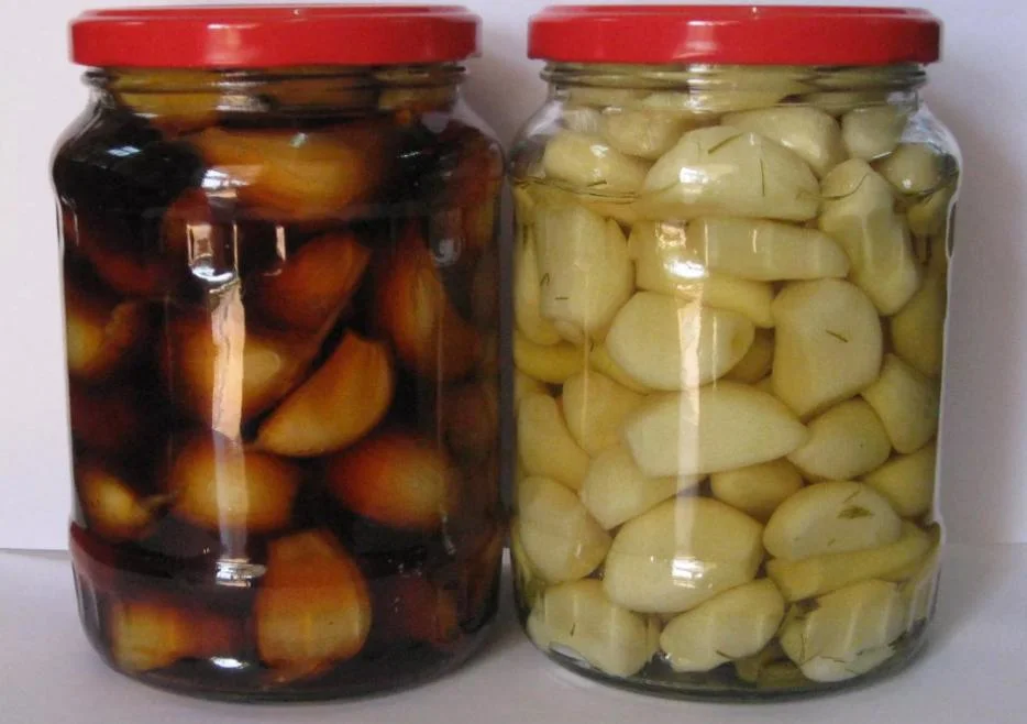 High Quality Pickled Garlic in Brine Packed in Glass Jars Wholesale